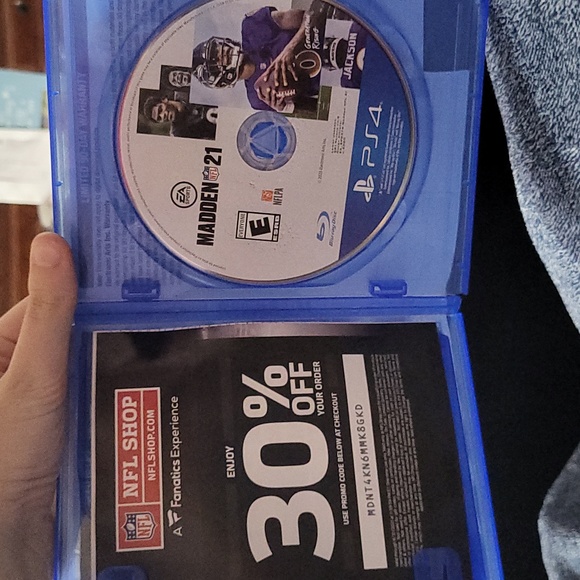 PS4 Madden NFL 21 - Picture 2 of 2